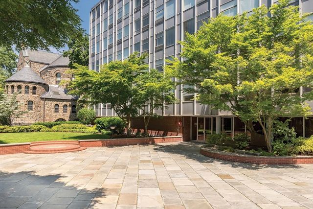 80 Park St. 75, Brookline, MA 02446