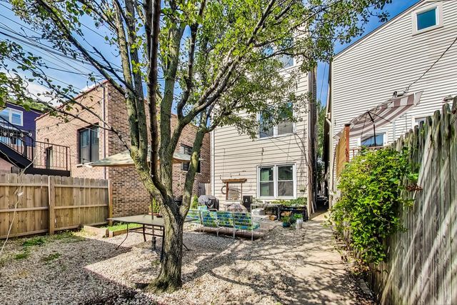 2145 W Thomas Street 3, Chicago, IL 60622