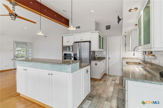 329 Vip Drive, Canyon Lake, TX 78133