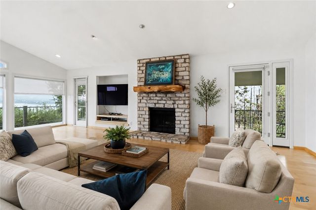 329 Vip Drive, Canyon Lake, TX 78133