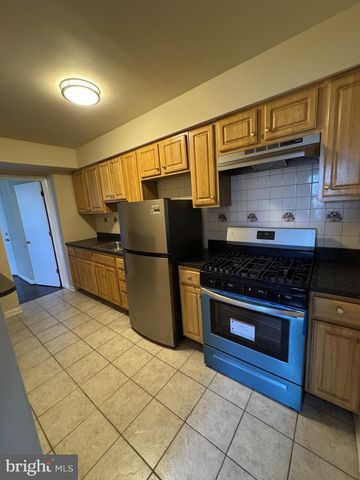 3130 BUENA VISTA TERRACE, Washington, DC 20020