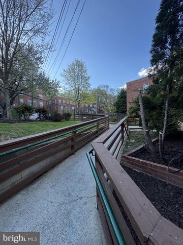 3130 BUENA VISTA TERRACE, Washington, DC 20020