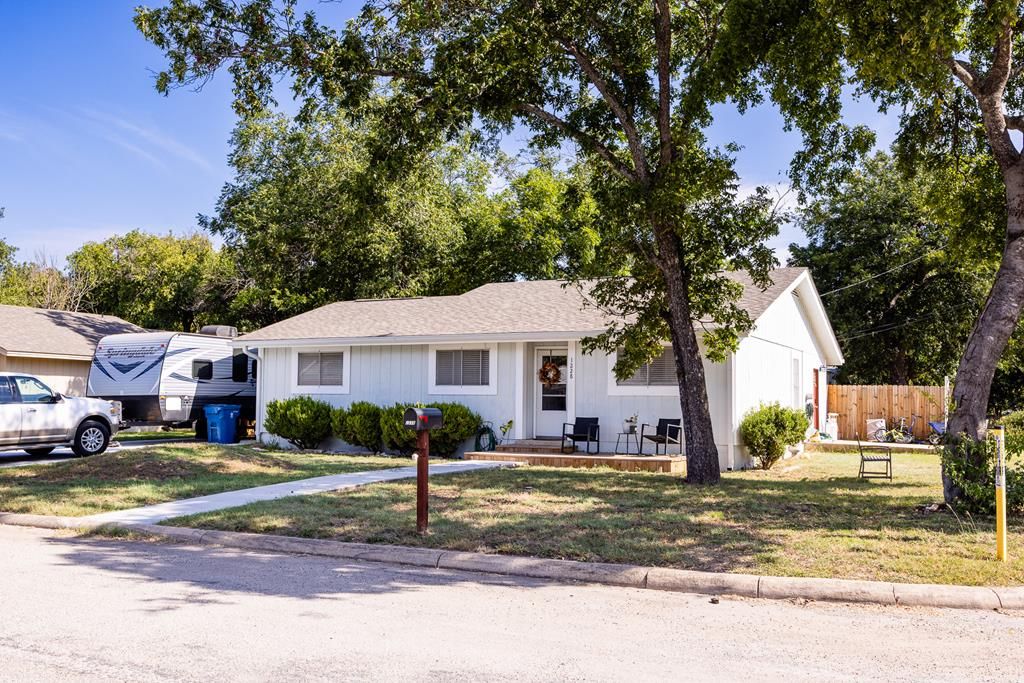 1228 Second St, Kerrville, TX 78028