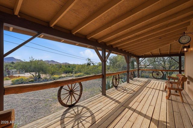 44040 N 7TH Avenue, New River, AZ 85087