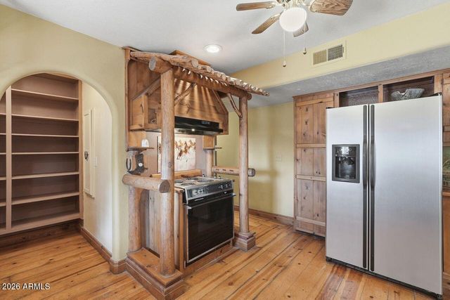 44040 N 7TH Avenue, New River, AZ 85087