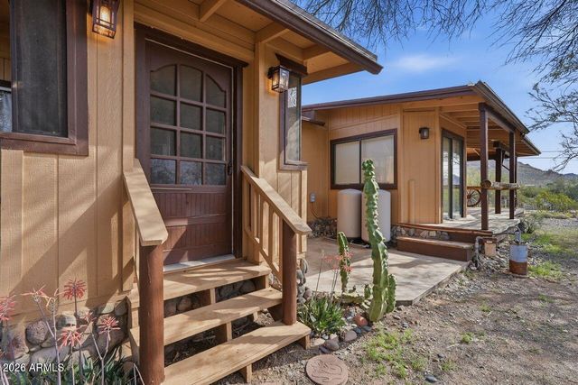 44040 N 7TH Avenue, New River, AZ 85087