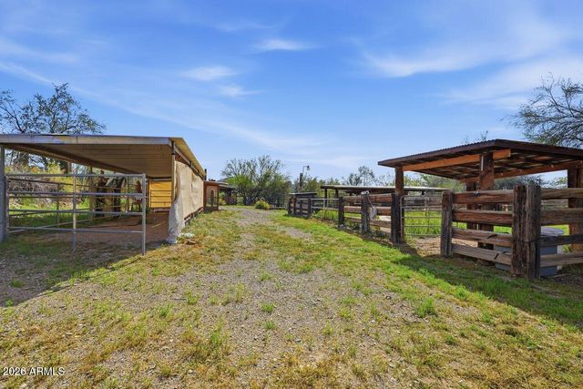 44040 N 7TH Avenue, New River, AZ 85087