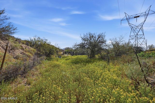 44040 N 7TH Avenue, New River, AZ 85087