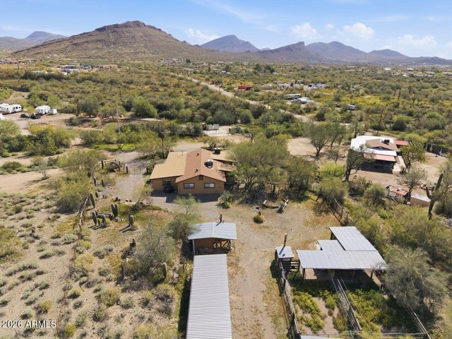 44040 N 7TH Avenue, New River, AZ 85087