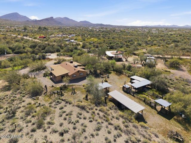 44040 N 7TH Avenue, New River, AZ 85087