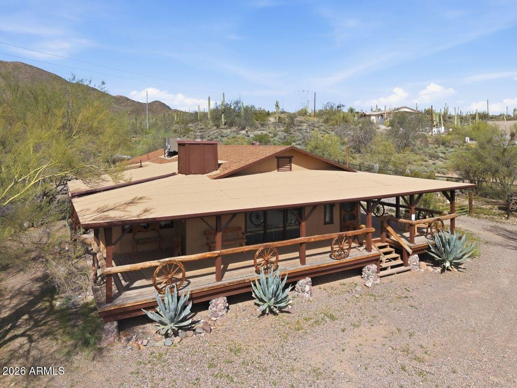 44040 N 7TH Avenue, New River, AZ 85087