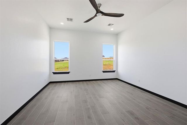 2436 Canyon Circle, Blanchard, OK 73010