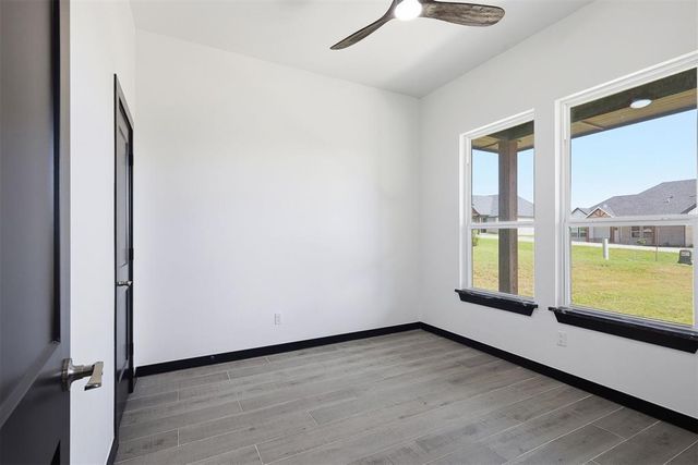 2436 Canyon Circle, Blanchard, OK 73010