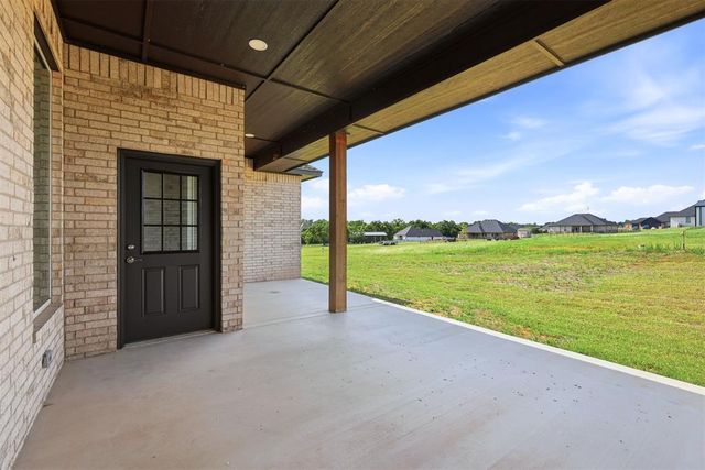 2436 Canyon Circle, Blanchard, OK 73010