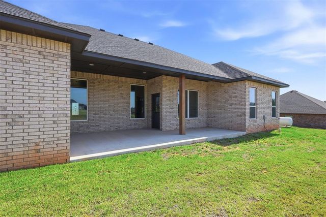 2436 Canyon Circle, Blanchard, OK 73010
