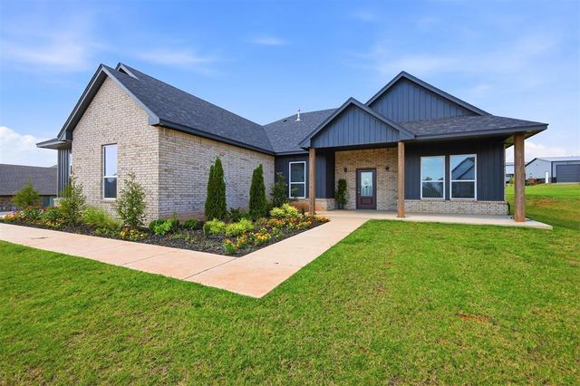 2436 Canyon Circle, Blanchard, OK 73010