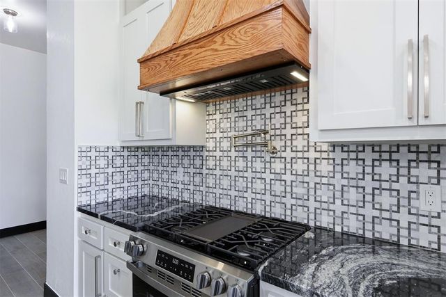 2436 Canyon Circle, Blanchard, OK 73010
