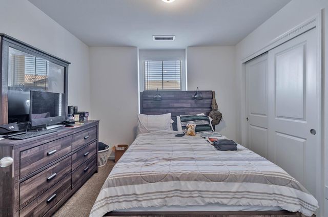 915 Winchell Way W, Madera, CA 93636