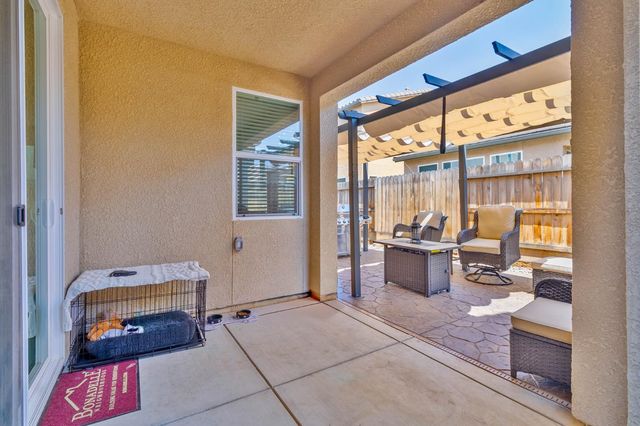 915 Winchell Way W, Madera, CA 93636