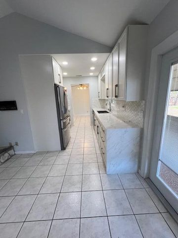 414 Las Palmas Street, Royal Palm Beach, FL 33411