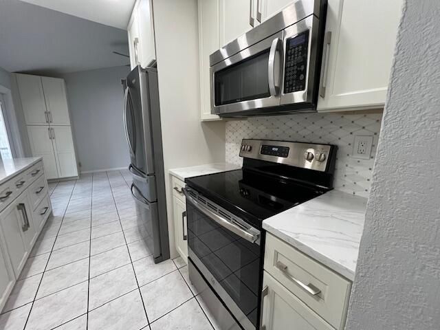 414 Las Palmas Street, Royal Palm Beach, FL 33411