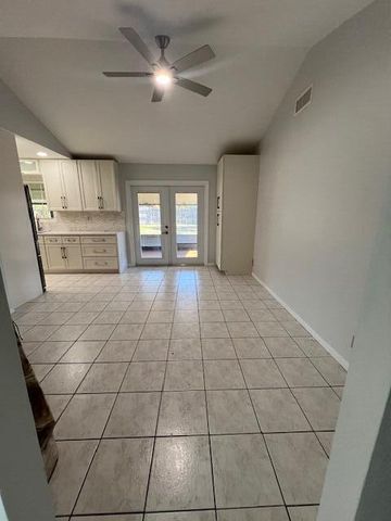 414 Las Palmas Street, Royal Palm Beach, FL 33411