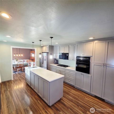 6919 90th Street E, Puyallup, WA 98371