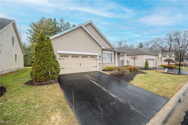 30 Barnstone Lane 18, Canfield, OH 44406