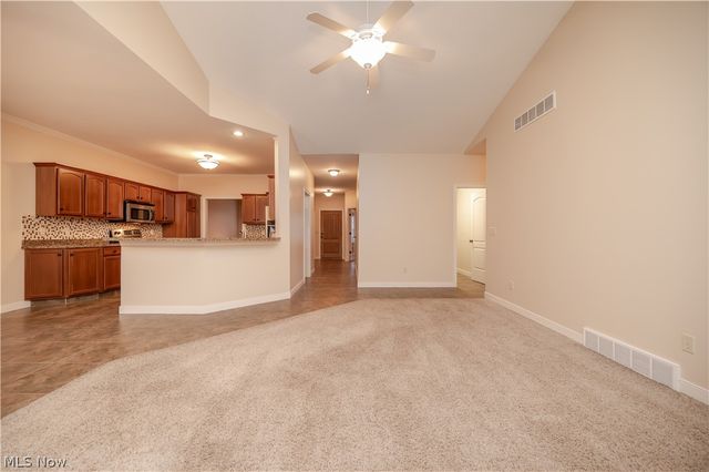 30 Barnstone Lane 18, Canfield, OH 44406