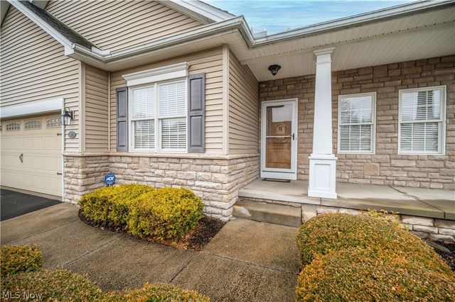 30 Barnstone Lane 18, Canfield, OH 44406