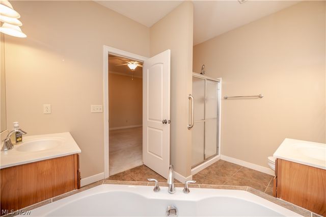 30 Barnstone Lane 18, Canfield, OH 44406