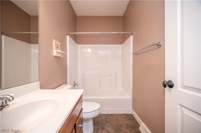 30 Barnstone Lane 18, Canfield, OH 44406