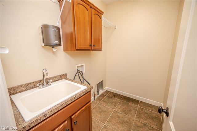 30 Barnstone Lane 18, Canfield, OH 44406