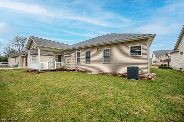 30 Barnstone Lane 18, Canfield, OH 44406