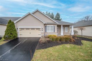 30 Barnstone Lane 18, Canfield, OH 44406