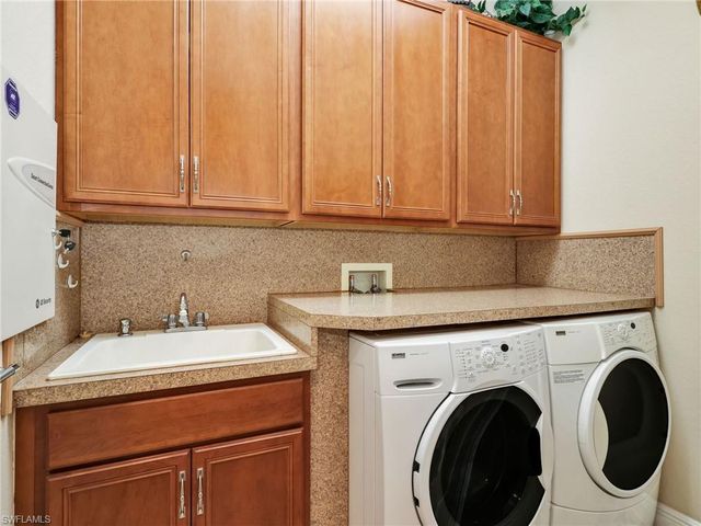 19618 Maddelena CIR, Estero, FL 33967