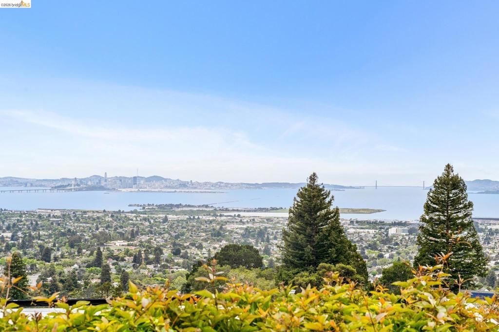 Image 38 of property listing at 784 Cragmont Avenue, Berkeley, CA 94708