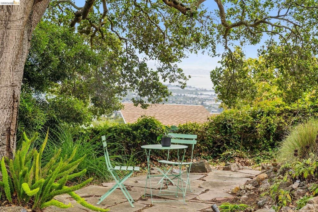 Image 7 of property listing at 784 Cragmont Avenue, Berkeley, CA 94708
