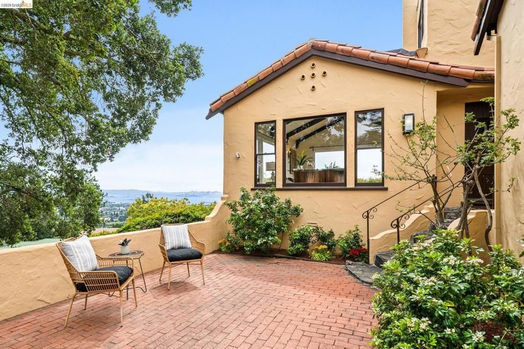 Image 9 of property listing at 784 Cragmont Avenue, Berkeley, CA 94708