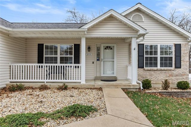 215 Highland Meadows Drive, Wentzville, MO 63385