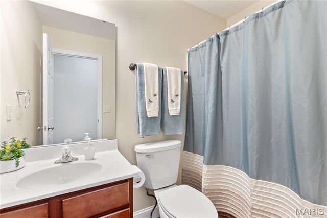 215 Highland Meadows Drive, Wentzville, MO 63385