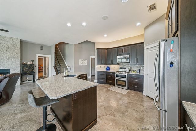 13820 E 93rd Circle North, Owasso, OK 74055