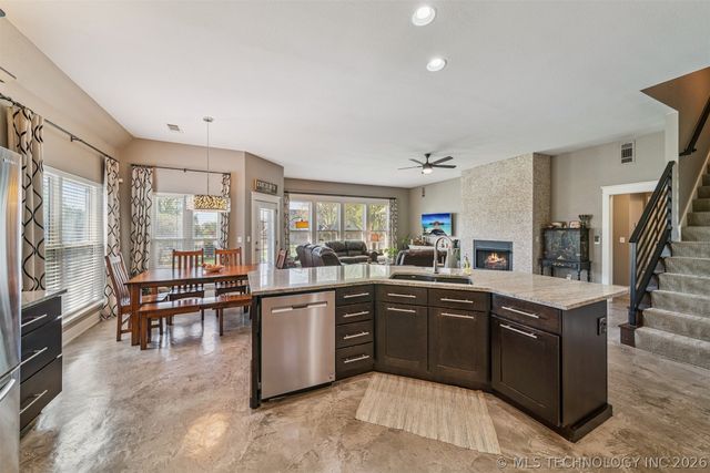 13820 E 93rd Circle North, Owasso, OK 74055