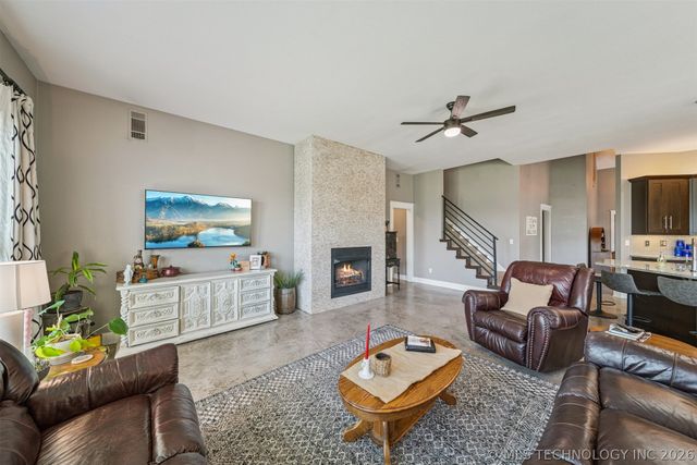 13820 E 93rd Circle North, Owasso, OK 74055