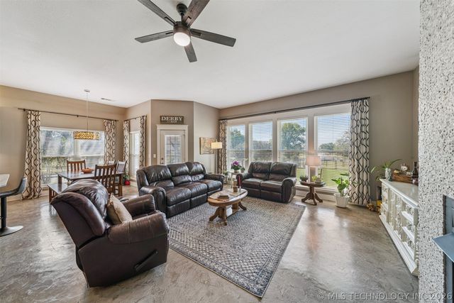 13820 E 93rd Circle North, Owasso, OK 74055