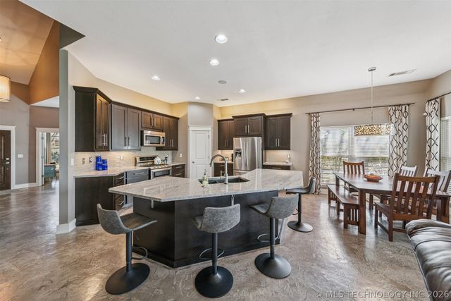 13820 E 93rd Circle North, Owasso, OK 74055