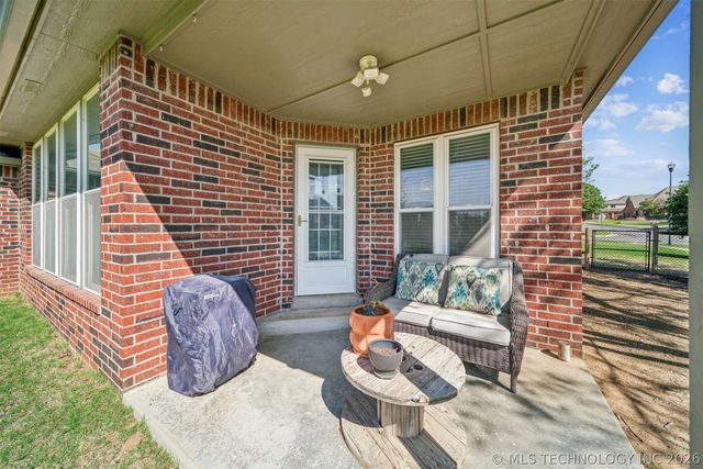 13820 E 93rd Circle North, Owasso, OK 74055