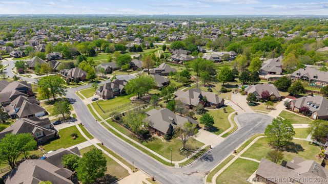 13820 E 93rd Circle North, Owasso, OK 74055