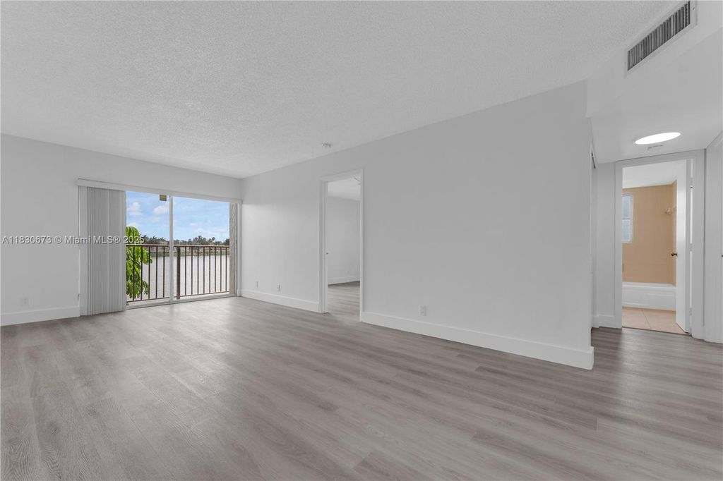 8560 N Sherman Cir 208, Miramar, FL 33025