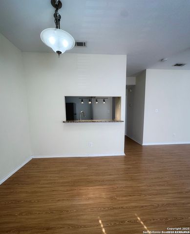 11839 Parliament St Apt 1822, San Antonio, TX 78216